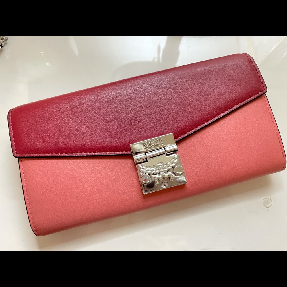 MCM Patricia Crossbody Wallet on Chain